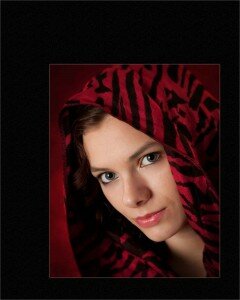 P-Corner-HJ-06-Lady-in-Red-op